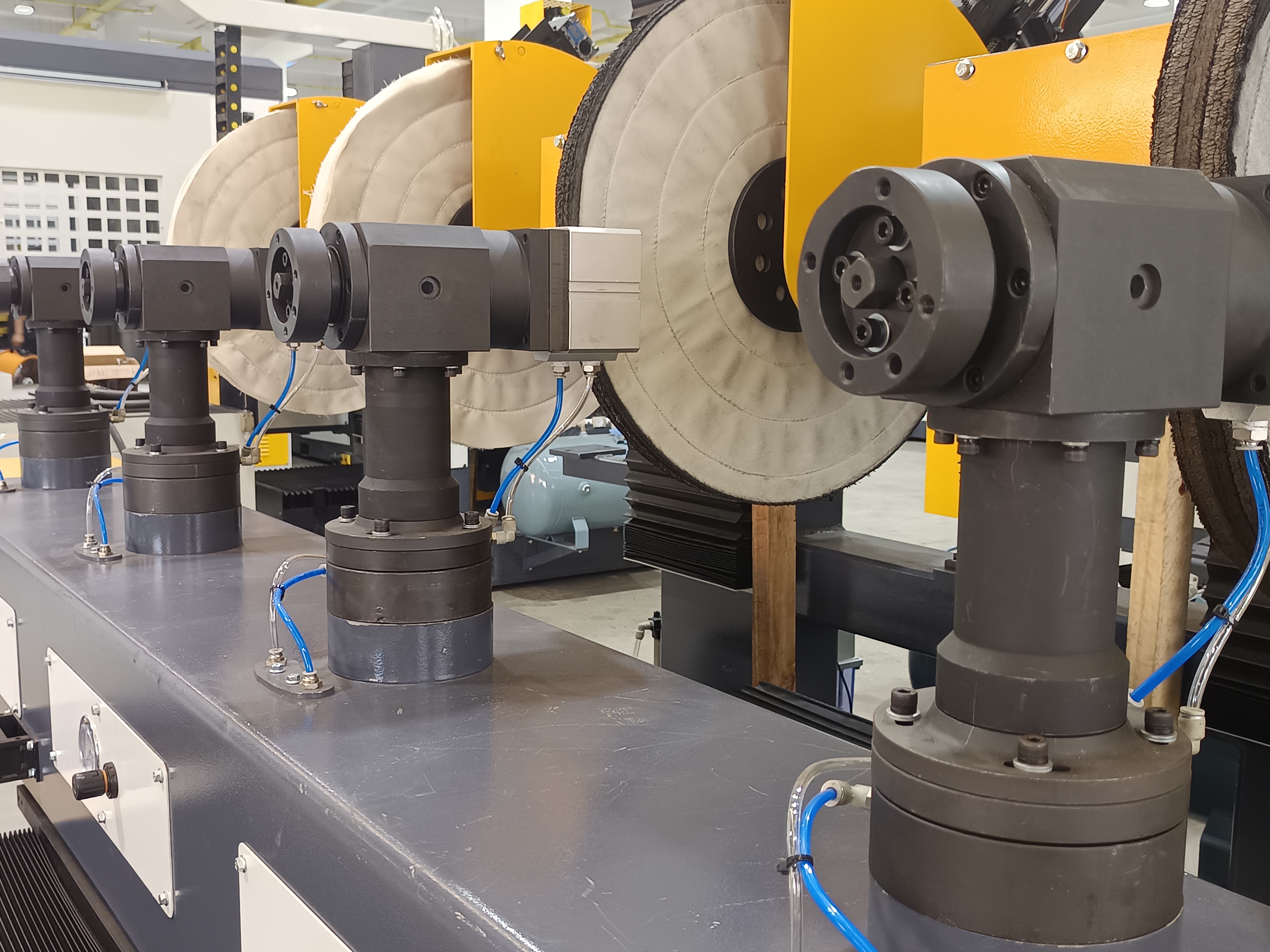High Speed CNC Polishing Machine Deburring Equipment For Brass Faucet Kitchen Mixer