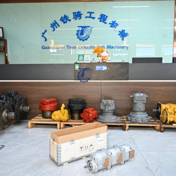 113-15-00470 1131500470 Pour Komatsu D21A-8E0 D21P-8E0 D21A-6 D21A-7 D21A-8 D31P-17A Bulldozer Transmission hydraulique pompe engrenages pompes pompe à piston pompe ASSY Après-vente