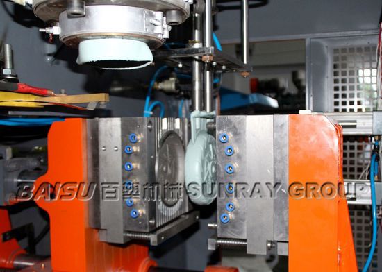 5.2 Ton Plastic Toy Manufacturing Machines , Heavy Duty Toy Wheel Plastic Moulding Machine SRB65-1