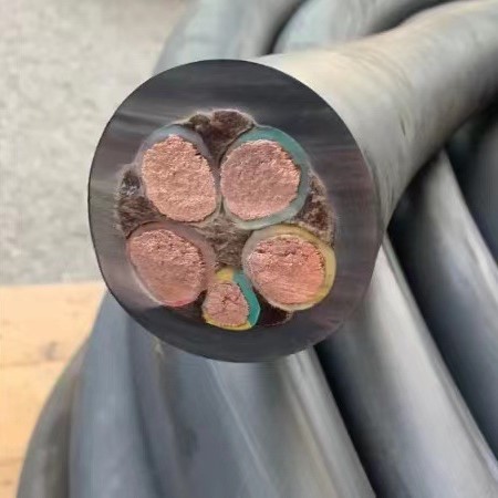 Câble gainé caoutchouc H07RN-F flexible et mobile, résistant à l'huile, pour équipements mobiles