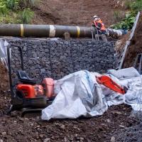 Control de la erosión del río Galvanizado de la roca Gabion Cesta con 2 * 1 * 1m hecha por 2,7mm alambre