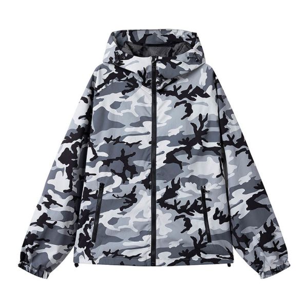 Water-Resistant Camouflage Hunting Jacket with Breathable Mesh Lining and Adjustable Hood