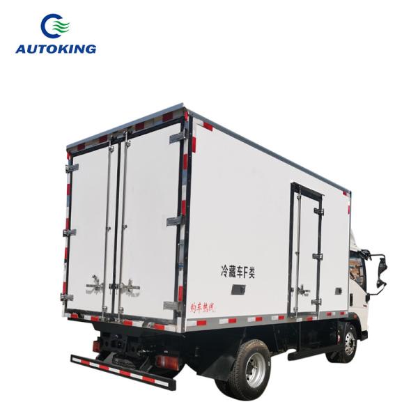 HOWO 4*2 Refrigerated Box Truck Meat And Chicken Box Fridge Van