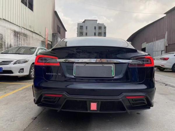 Selling Model S Body Kit Carbon Fiber Front and Rear Bumper Side Skirts Spoiler for Tesla Model S