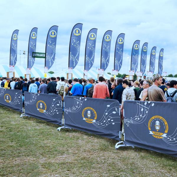 Outdoor beach advertising banner stands wind swooper feather flags teardrop flying banner