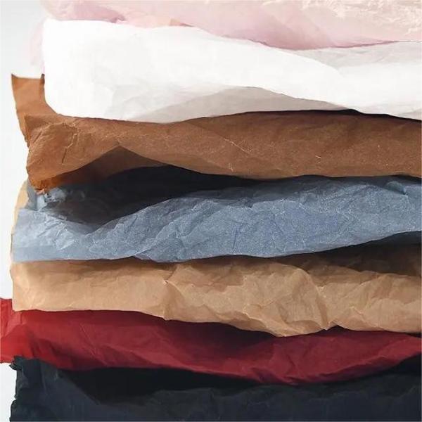 Novo papel de embalagem floral pode ser molhado com água