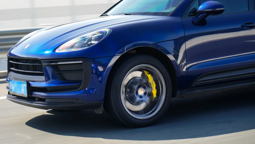 Front Big Brake Kit 6 Piston Caliper with 405x34mm rotor BBK auto brake system For Porsche Macan 20 Inch car rim