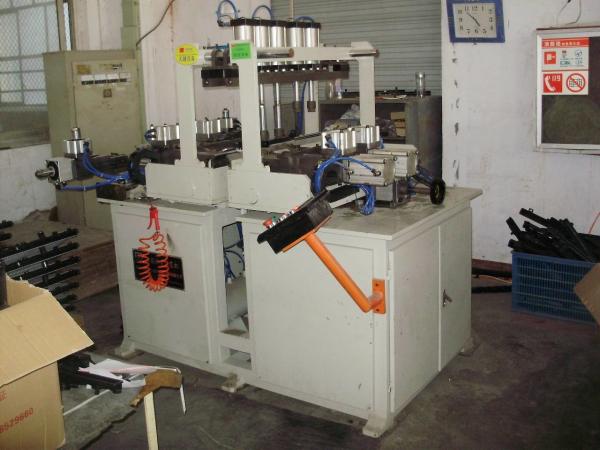 220V 50Hz Automatic Radiator Plastic Tank Crimping Machine 2.5kw
