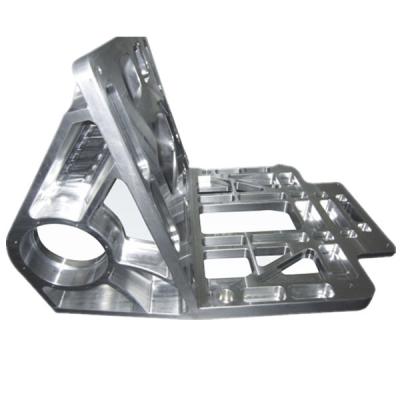 Níquel um CNC de 5 linhas centrais que faz à máquina Chrome que rosqueia os componentes de bronze da precisão