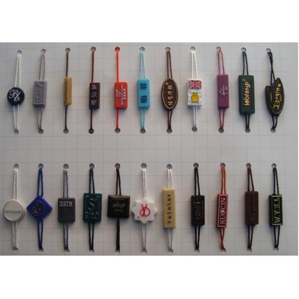 Вид одежды изготовленного на заказ продукта пластиковый маркирует крепежные детали вид одеяния маркирует поставщиков