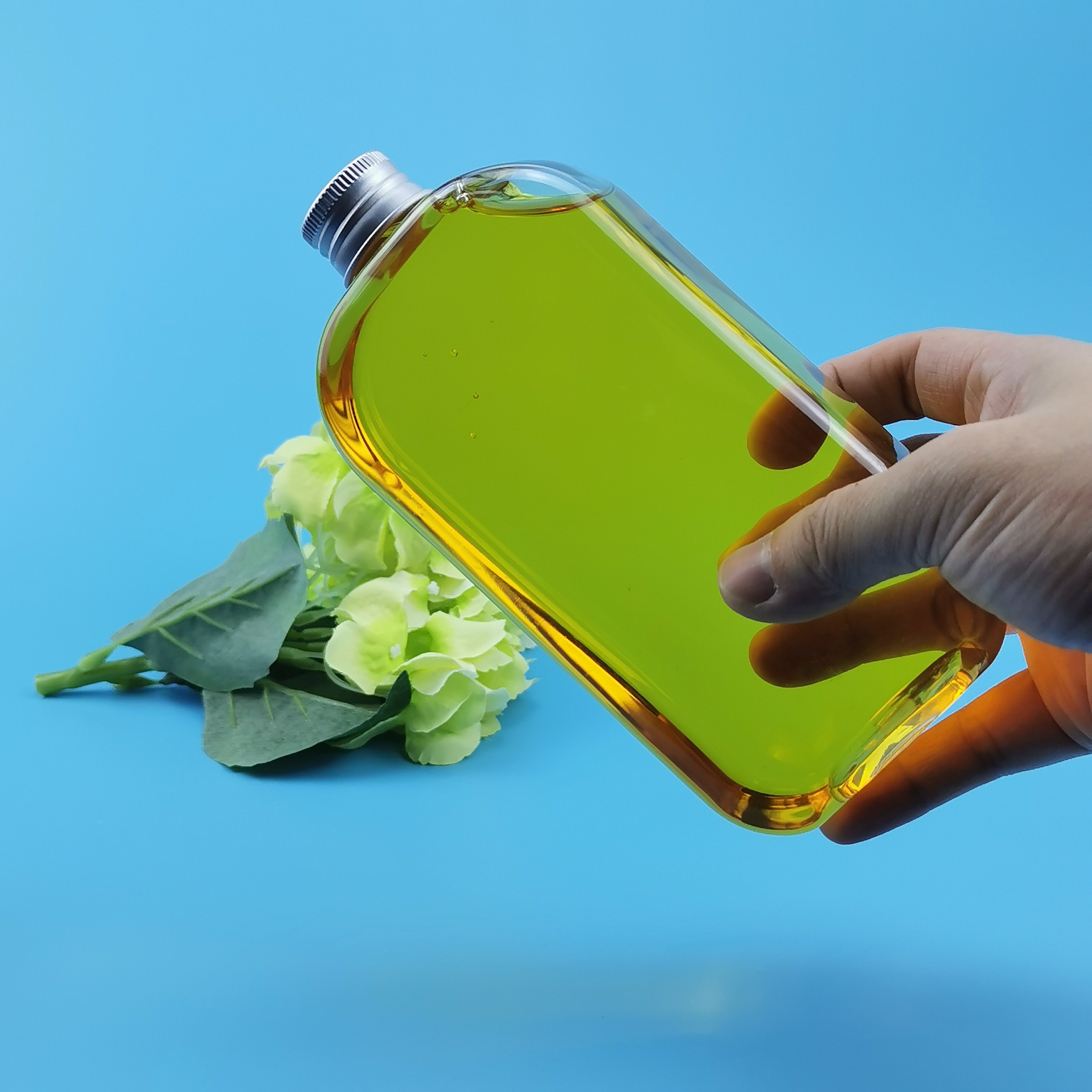 бутылки сока ЛЮБИМЦА тонкого угольника 36g ясные пластиковые с алюминиевыми крышками