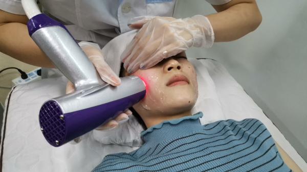 Portable Microneedling RF Fractional Radio Frequency Home Use Beauty Equipment For Salon Facelift Skin Tightening