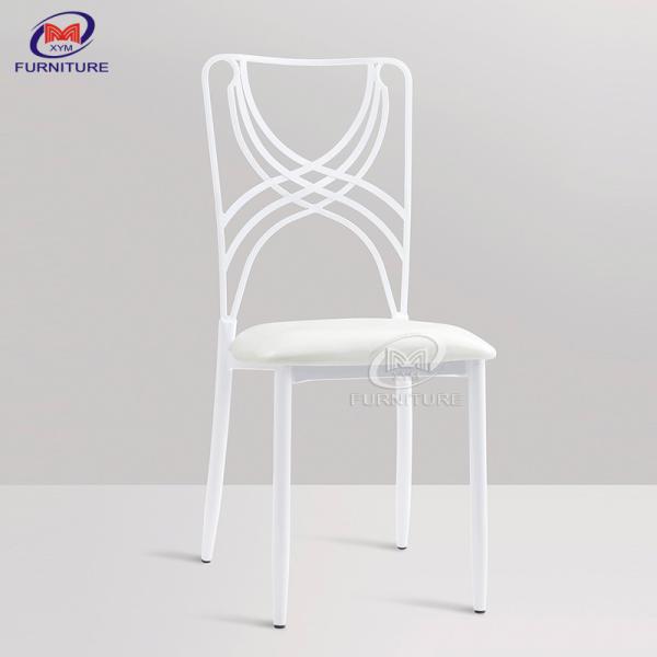 Iron Metal Wedding Chiavari Chair With Red Cushion