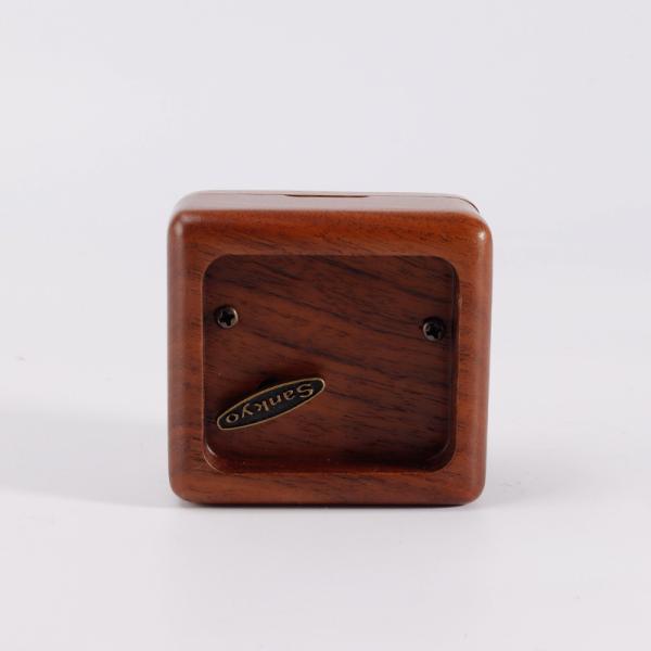 Caja de música de madera de nuez negra Castillo en el cielo adornos artesanías regalos regalos madera productos de madera OEM personalizados