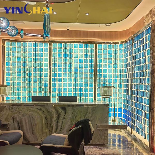 Metal Colorful Metal Room Dividers Decorative With Thickened Crystal Glass