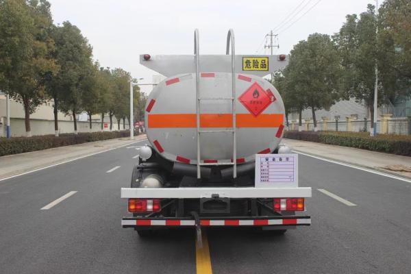 2024 New 4 4 * 2 LHD Fuel Bowser Tank Truck  4000 Liters 5000 Liters 6000 Liters Fuel Dispenser Truck With Fuel Dispenser Price