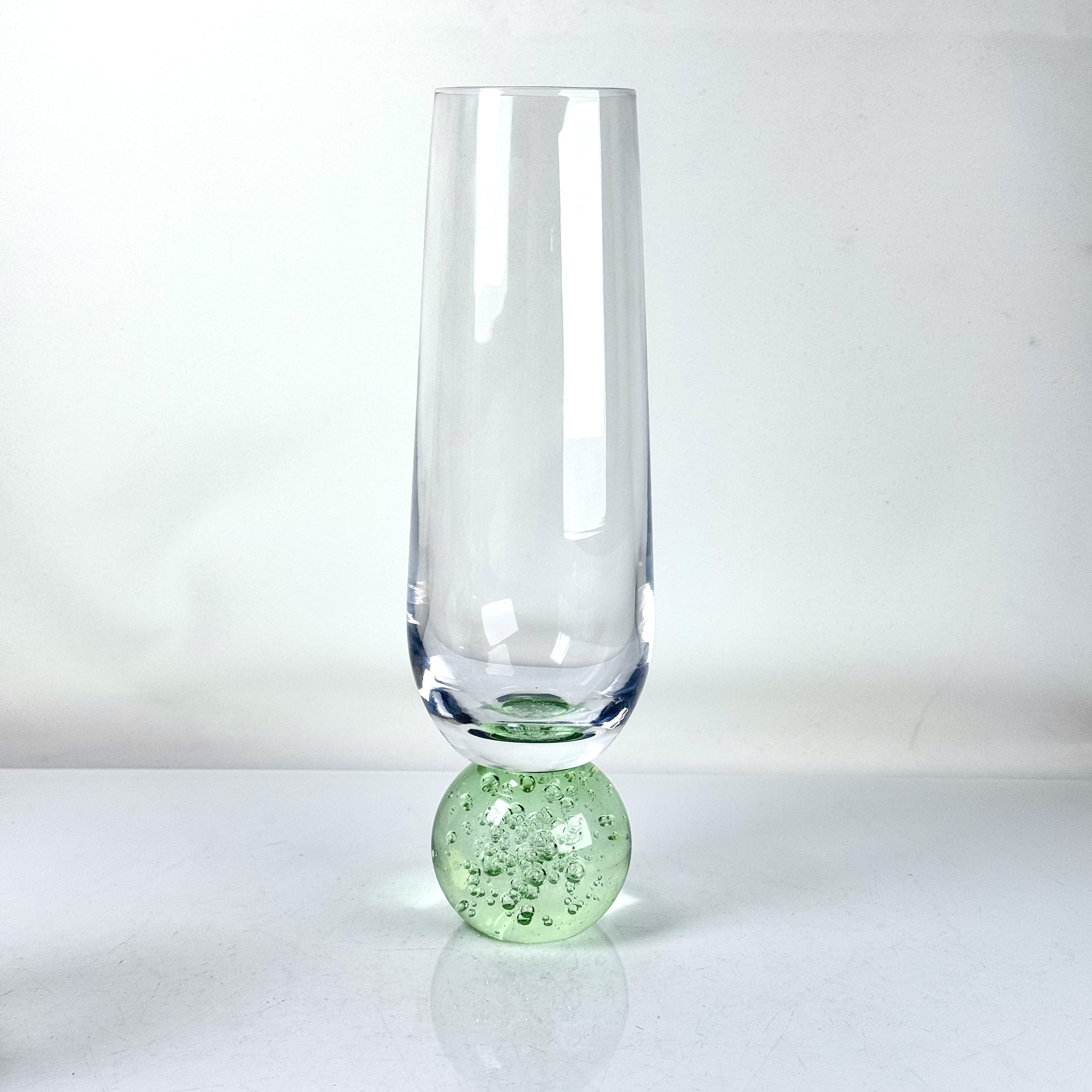 Set of 2 Hand Blown Champagne Glasses, Green Bubble Sphere Base Modern Stemless Flutes for Sparkling Wine Prosecco Home Decor