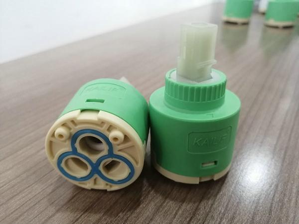 Green Custom Faucet Valve Cartridge Puller 8 - 10N.M Tightening Torque