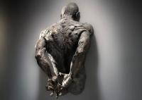 homem da altura de 120cm na escultura de bronze da parede para a decoração interna