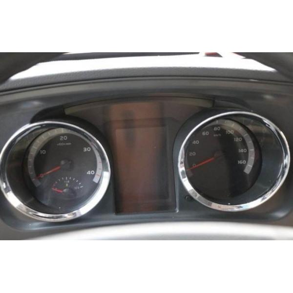 SINOTUK HOWO Used Cargo Box Truck 4×2 Drive Mode 2012 Year EURO V Emission Standard