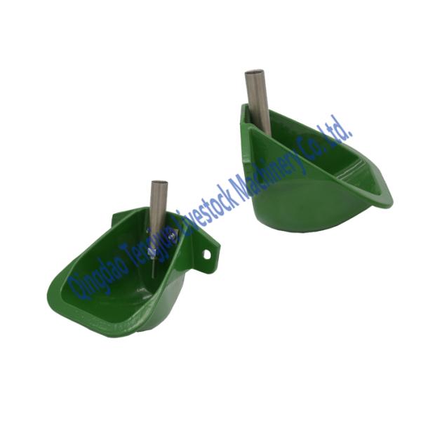 Flexible Automatic Drinkers For Pigs , Pig Water Dispenser For Providing Enough Water