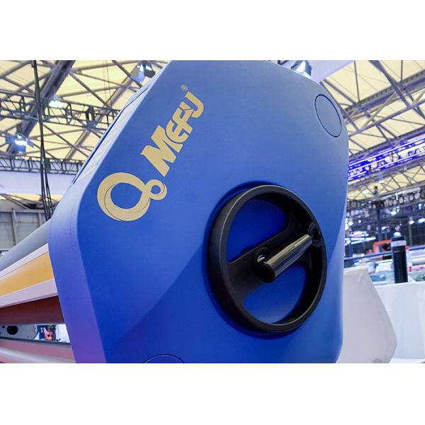 Laminadora en frío manual personalizada, máquina laminadora de pósteres versátil de 64 pulgadas