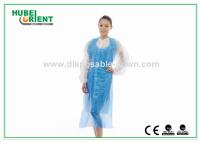 Delantal desechable impermeable PE con superficie lisa o embozada Proof de aceite de la cocina uso delantal de plástico