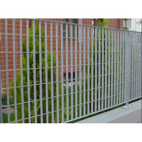 Steel Grating Fences From Welded Or Press-Locked Steel Grating