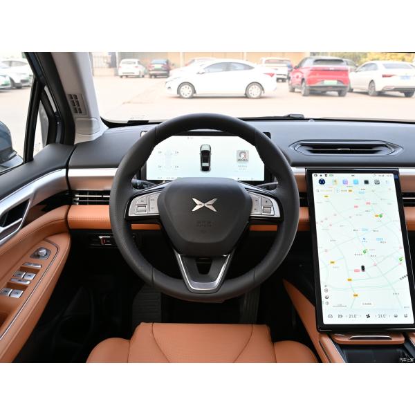 Top Speed of 170km 2023 Xpeng P5 500 Energy Vehicle with 4-Door 5-Seat Body Structure