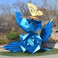 Grande escultura de borboleta de aço inoxidável com superfície pintada de azul para decoração exterior