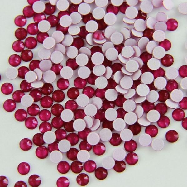 Charmants strass violets lumineux non thermocollants