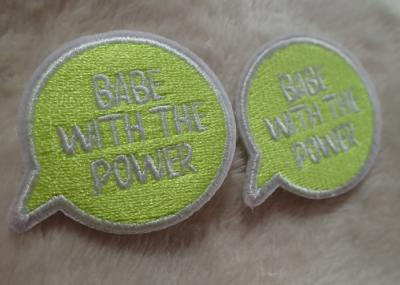 Os crachás bordados personalizados excelentes e multicoloridos, costume bordaram remendos para a roupa do bebê