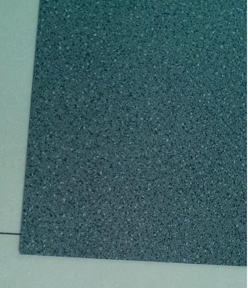 Multilayer Anti-Slip PVC Flooring Tiles GB4085- 83 SJ / T11236- 2001