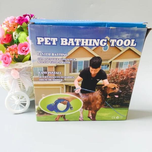 Cão que banha-se fazendo massagens o removedor do cabelo do animal de estimação da palma para a escova da preparação do banho de chuveiro dos cães do banho do cão