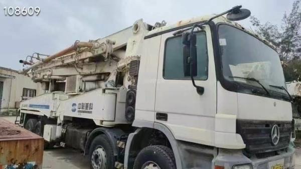 Pompes à béton montées sur des camions Zoomlion 44 mètres Pompes à béton Truck Modèles rares en vente spéciale