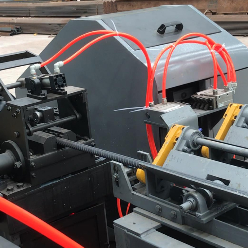 2.jpg линия машина ISO9001 стальной арматуры CNC 12m пиля режа режа