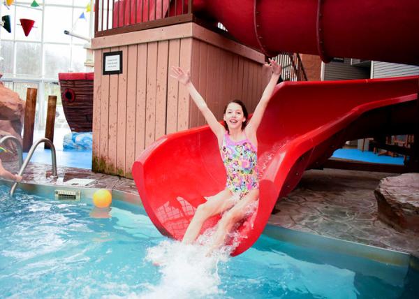 Colorful Commercial Spiral Water Slide / Theme Park Water Slide 1 Year Warranty