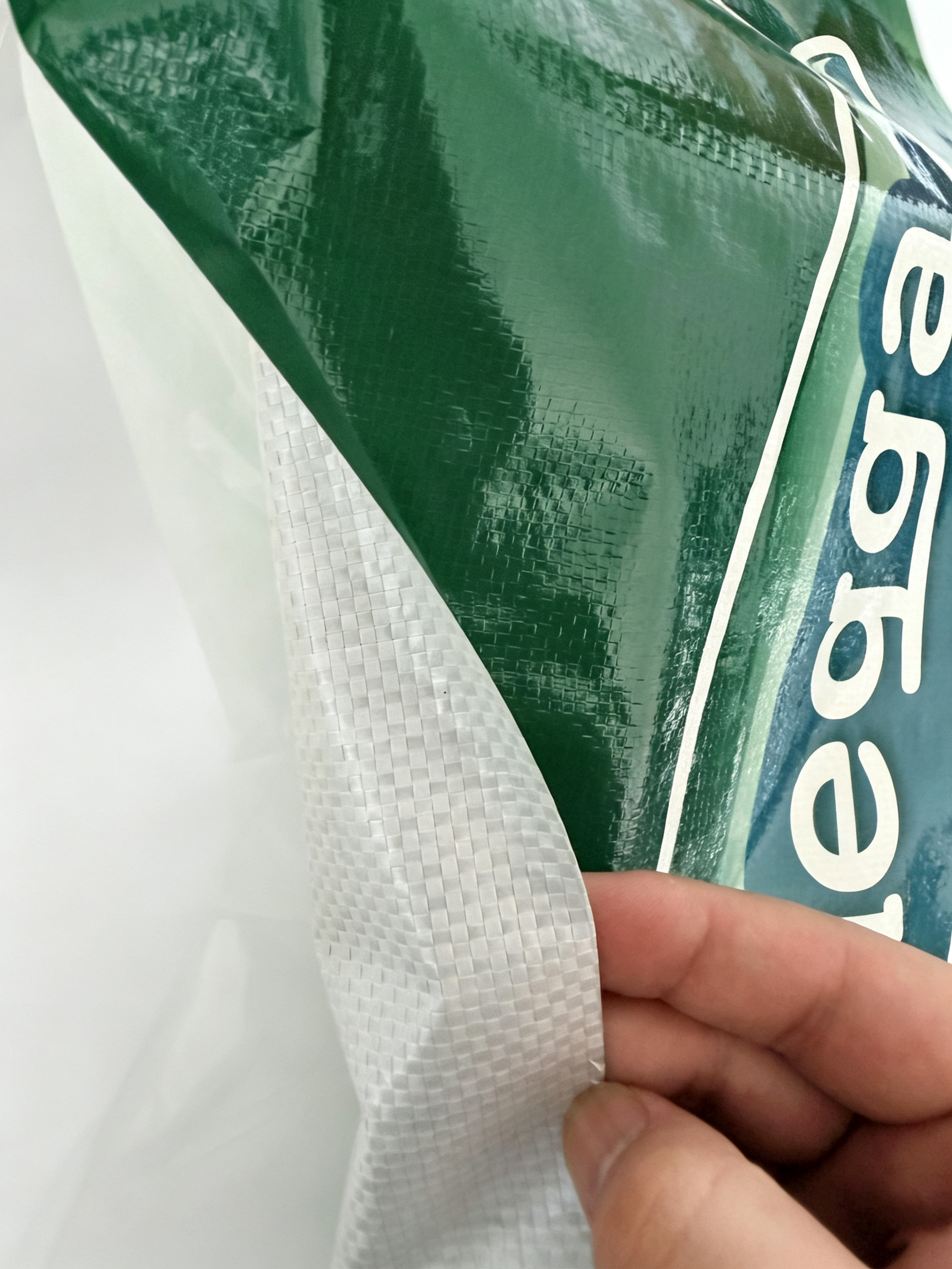 Customizable Branding BOPP Laminated PP Woven Bags with Moisture Proof and High Tensile Strength for Durable Packaging