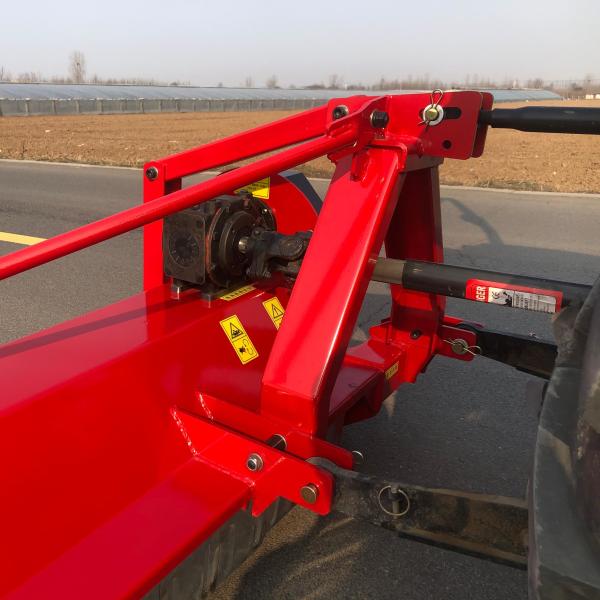 Las máquinas de corte de escamas agrícolas Equipo agrícola EFCT120 Tractor hidráulico de color rojo montado