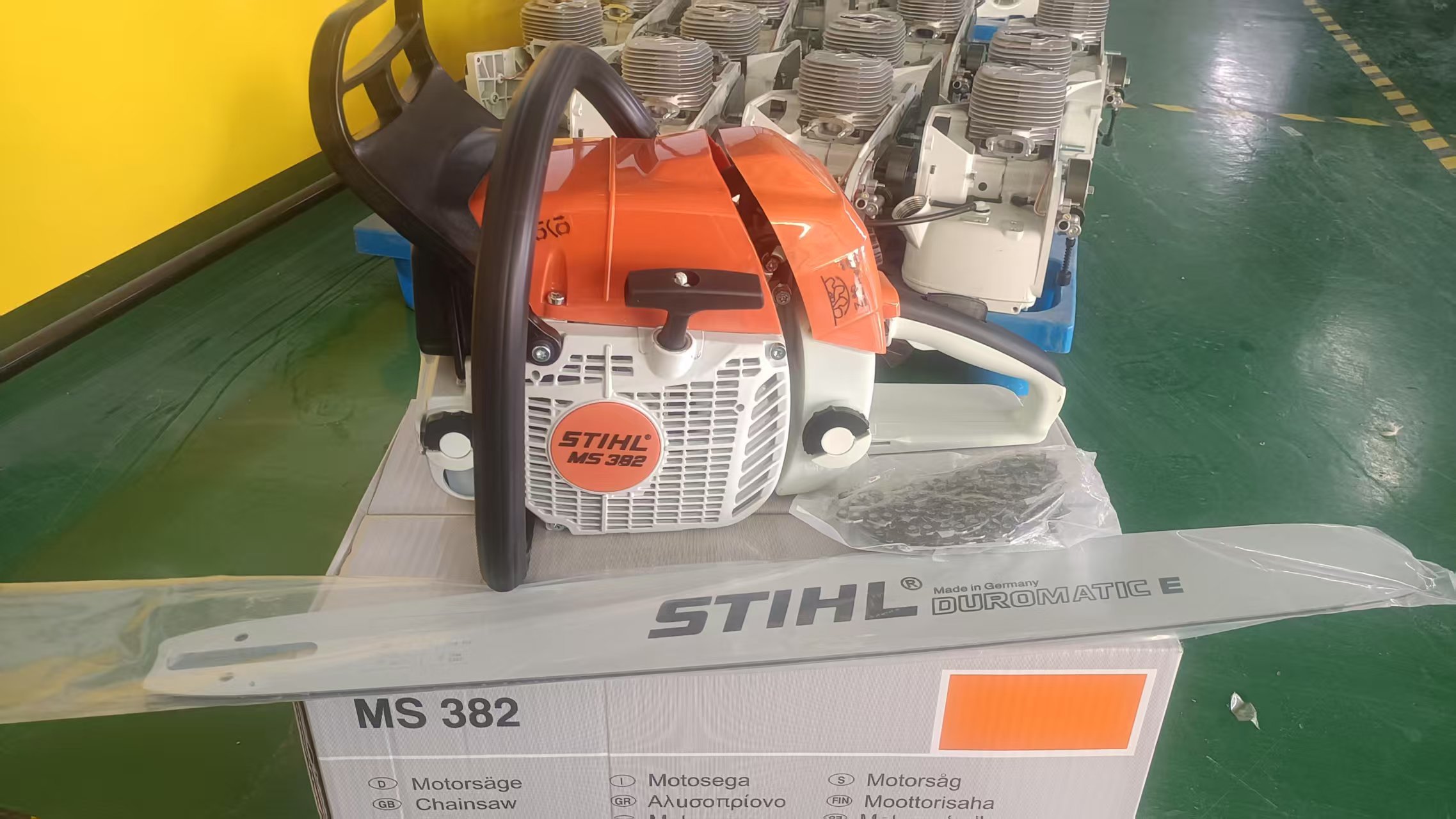 Stihl MS382 72.2cc 3.9KW Professional Gasoline Chainsaw 25 Inch Petrol Chain Saw for Forestry Logging Wood Cutting