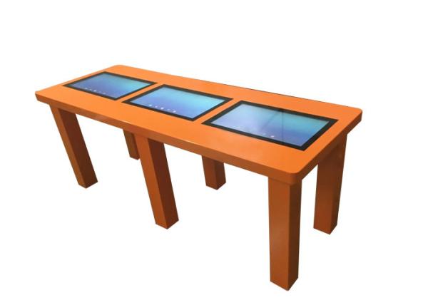 As crianças capacitivas dos divertimentos do toque ponto customizável do tamanho do multi apresentam o toque do LCD para as crianças que jogam no jardim de infância