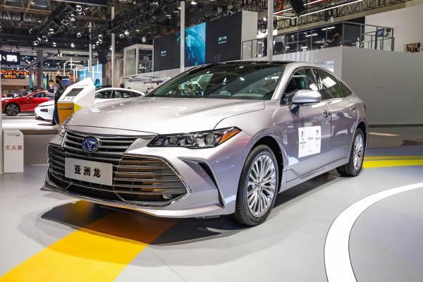 Electric Rear Window 2023 Limited Flagship Style 2.5L 178PS L4 Toyota Avalon Hybrid Car E-CVT Deposit