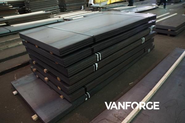 4130M CrMnMo Alloy Quenched And Tempered Steel Plate For Mold Construction