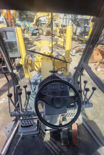 Motoniveladora de segunda mão XCMG GR180 Potência nominal 140/2000 Kw/rpm