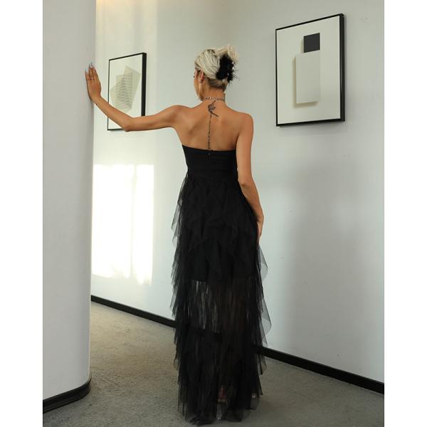Платье партии платья черных без бретелек яруса ряби сетки шеи возлюбленного женщин платья отвесного макси макси длинное