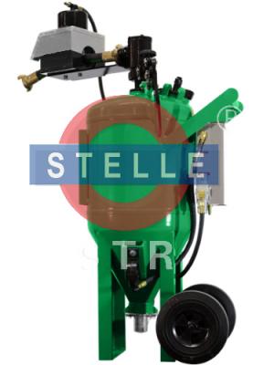 Manual Vapour Blasting Equipment / Movable Wet Blasting Cabinet  Green Color