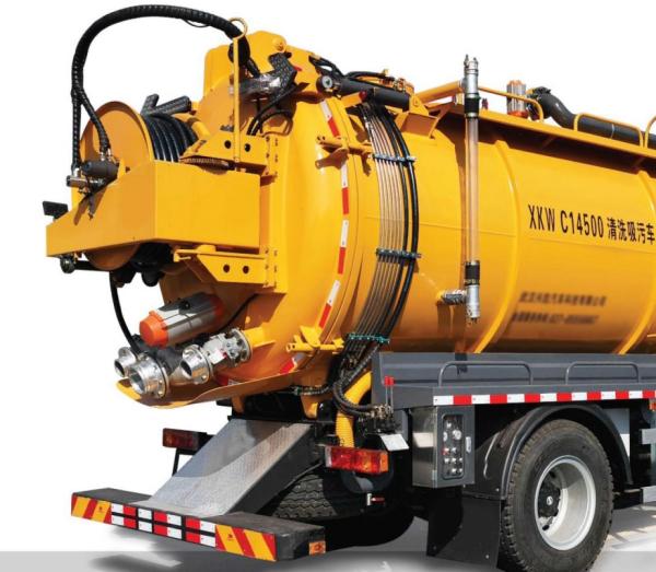 Industrial C14500 Cleaning Suction Truck For Quick And Thorough Cleaning