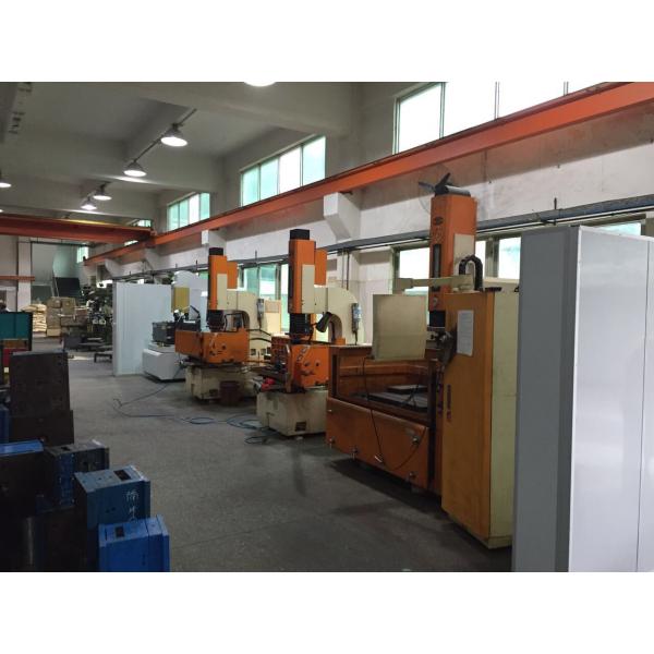 Части прессформы прессформы впрыски полости горячего бегуна S136H Multi для промышленное электронного