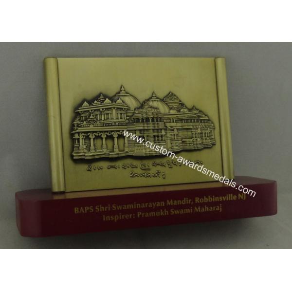 Antique Brass Desk Badges Wooden Standard With Zinc Alloy Badges 3D