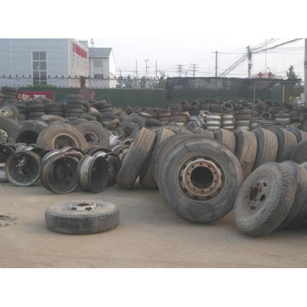 Tous les pneus en acier d'occasion de radial troquent en second lieu occasion 1000r20 de pneus